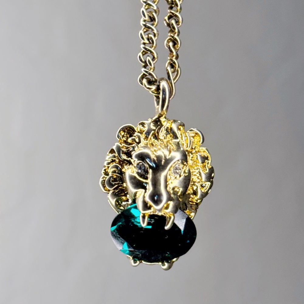 Gucci Lion Feline Pendant Necklace with Green Stone Cat - Picture 6 of 12